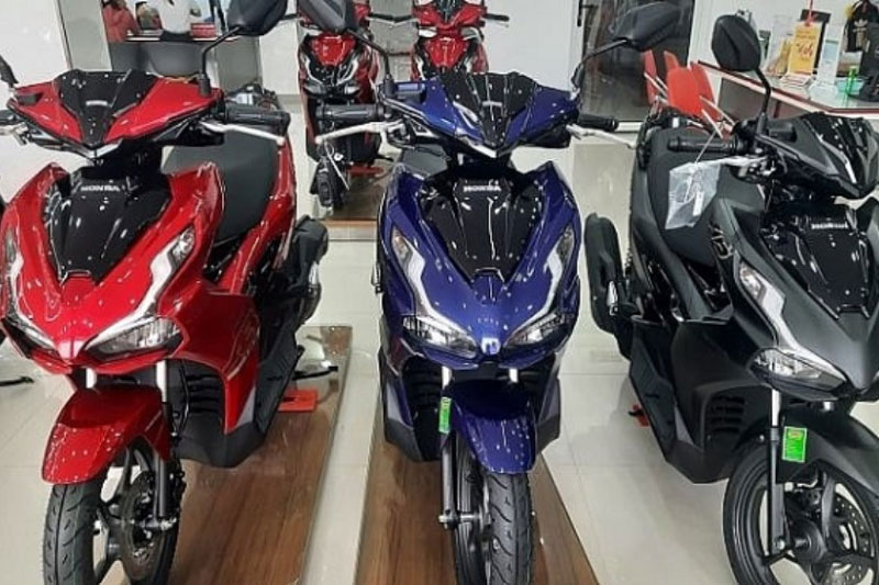Giá xe Honda Air Blade tháng cuối 5/2024 rẻ như 'bèo', dân tình ùn ùn chọn mua thay Vision