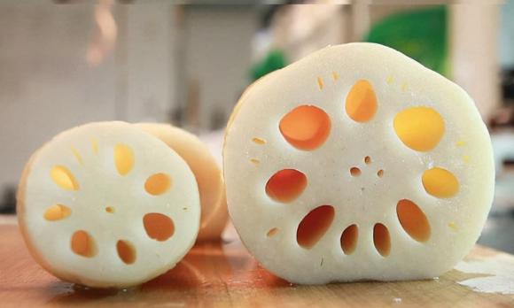 Sự khác biệt lớn như vậy giữa củ sen 7 lỗ và củ sen 9 lỗ, nhiều người không hiểu nên đừng mua bừa