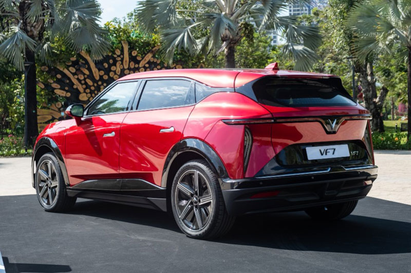 VinFast VF 7 có ưu thế gì khi cạnh tranh với nhóm xe xăng cùng phân khúc SUV cỡ C?