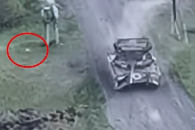 Điều gì giúp UAV nặng vài kilogam của Ukraine thổi bay xe tăng Nga?