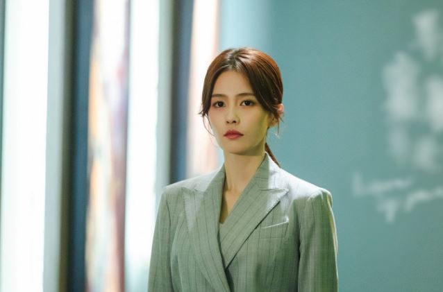 Bạn trai 32 tuổi mà hôm nào cũng đòi về 10h tối, tôi nghi anh có vợ nhưng theo dõi 1 hôm xong tôi "ngã ngửa" vì người phụ nữ đứng đợi anh