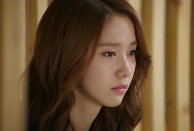 Mẹ chồng cũ không mời mà tới đám cưới của con dâu, nhưng món đồ bà đưa khiến tôi ôm mặt khóc giữa đám đông