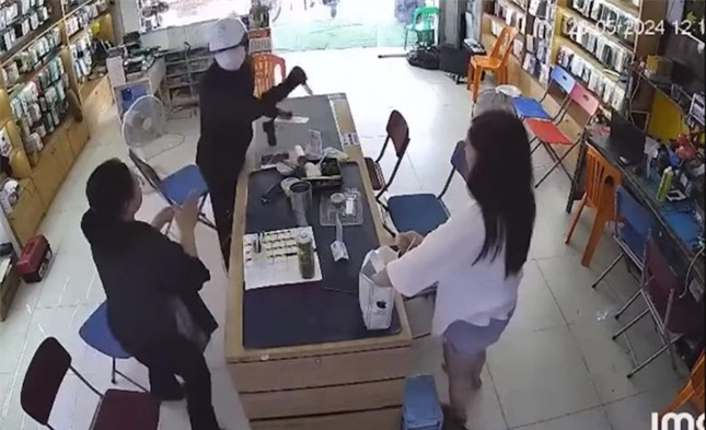 48 giờ truy bắt kẻ cướp cửa hàng điện thoại ảnh 1