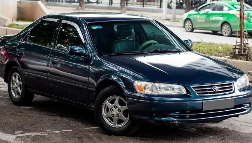 Bộ Công Thương đấu giá 20 ôtô Camry, Mercedes giá từ 46 triệu đồng