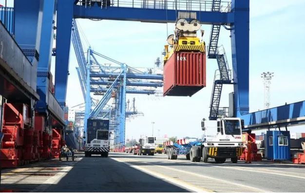 Vi&#x1EC7;t Nam xu&#x1EA5;t si&#xEA;u h&#x1A1;n 8 t&#x1EF7; USD trong 5 th&#xE1;ng