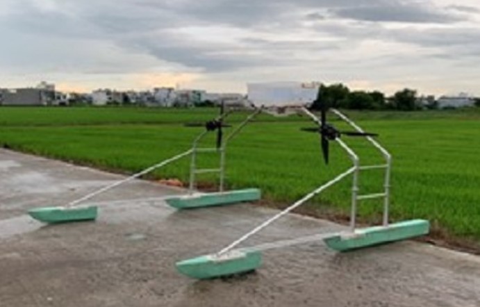 Nhà khoa học Việt chế tạo máy tự động gieo hạt và bón phân cho lúa