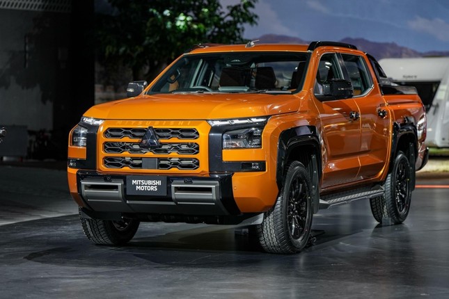 Hé lộ thời điểm Mitsubishi Triton thế hệ mới cập bến Việt Nam, cạnh tranh với Ford Ranger