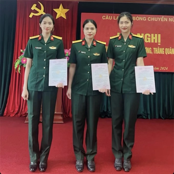 Việt Hương cùng các đồng đội nhận phần thưởng xứng đáng sau những cống hiến