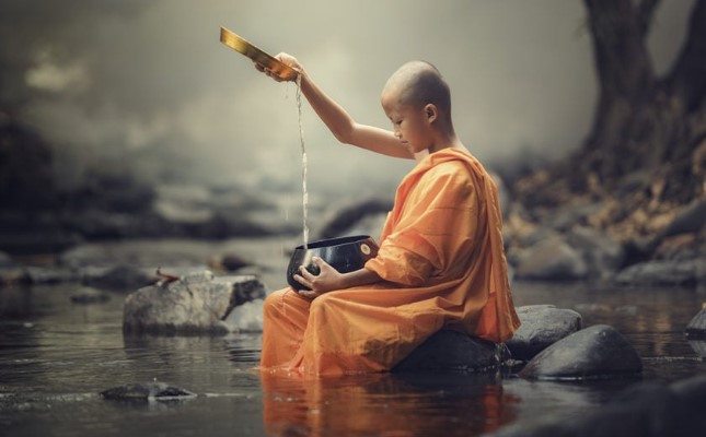 Nếu người khác thiếu nợ bạn điều gì, trời xanh sẽ bù đắp cho bạn, càng oán hận càng phiền não