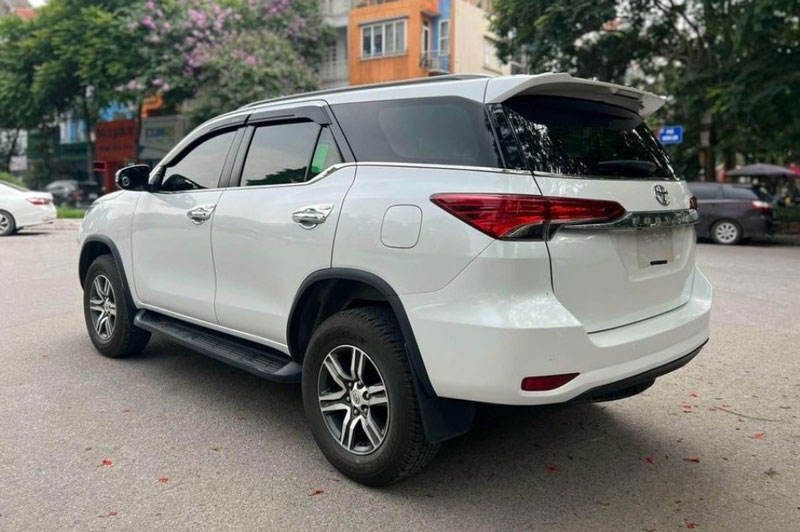 Sau 3 năm sử dụng, Toyota Fortuner lên sàn xe cũ với giá ngỡ ngàng