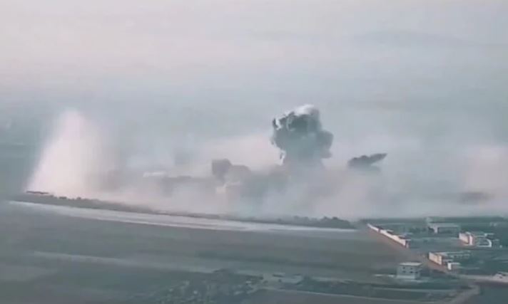 Nga thả ‘siêu bom’ vào Kharkov tạo cột khói hình nấm khổng lồ