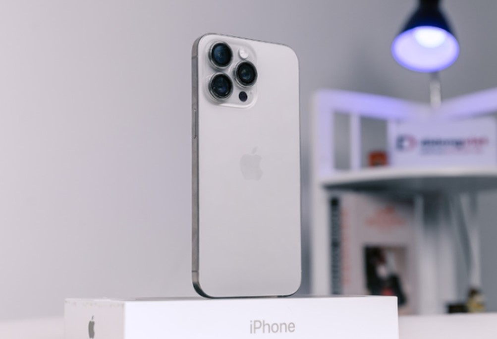 Mẫu iPhone đáng mua bậc nhất bất ngờ giảm hơn 12 triệu đồng