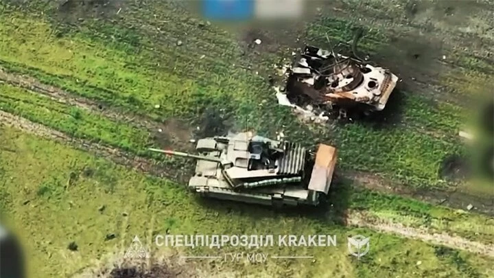 Xe tăng T90M của Nga bị phá hủy trong một cuộc tấn gần đây vào Chasov Yar.