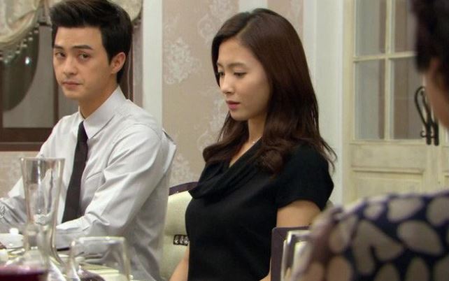 Ra mắt nhà người yêu, mẹ anh hỏi tôi làm nghề gì, vừa mới trả lời thì bạn trai đã buông một câu bẽ bàng