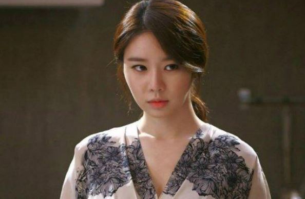 Đem biếu gia đình bạn trai cả chai rượu gần 3 triệu đồng, đến cuối buổi bác gái tặng tôi hộp quà bên trong chứa thứ cực sốc óc