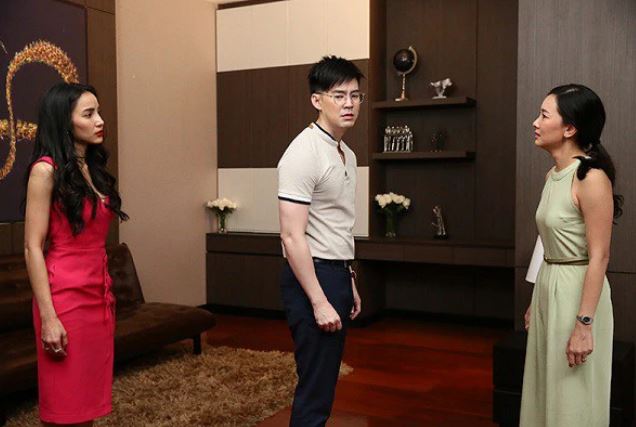 Em trai dẫn bạn gái về nhà, chỉ vừa nhìn thấy bộ váy của cô ấy mặc mà mẹ tôi đã ngã ngửa