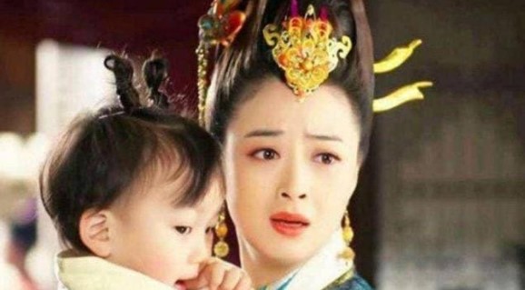 Tại sao Hoàng đế không để thê thiếp cho con bú mà lại cho nhũ mẫu thay thế? Thực ra Hoàng đế cũng rất ích kỷ
