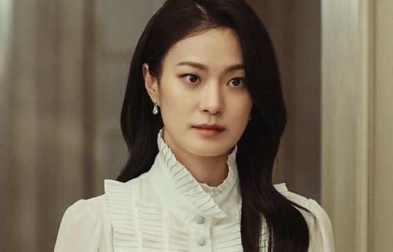 Đến nhà bạn trai, em mở tủ lạnh lấy nước uống nhưng vừa nhìn thấy thứ đen sì, bốc mùi bên trong thì bủn rủn cả chân tay