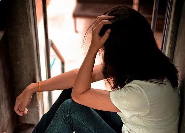 Mẹ chồng vừa mất, chồng đã đòi ly hôn, anh nói một câu đắng chát khiến tôi cay đắng, bất lực đồng ý