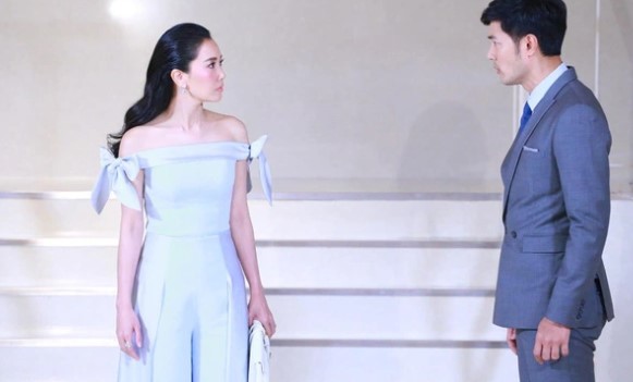 Thấy tôi mua cái váy 8 triệu, chồng giận dữ gọi điện cho bố vợ, ngờ đâu bị ông nói cho một câu liền xám mặt