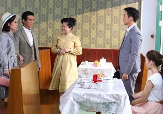 Được bố vợ trao 10 cây vàng trong ngày cưới, tôi chưa kịp mừng đã run như cầy sấy với lời dặn dò thâm thúy của ông