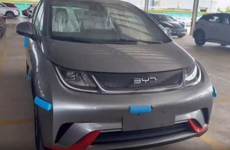 BYD Dolphin - đối thủ VinFast VF 6 xuất hiện 'không che' tại Việt Nam, giá dự kiến từ 700 triệu đồng