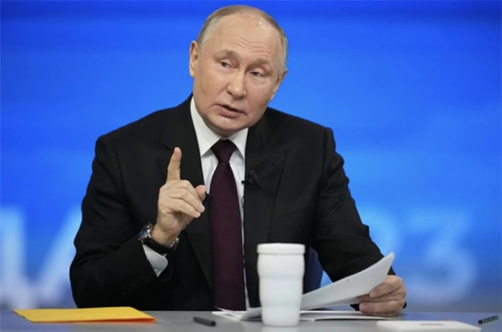 Tổng thống Nga Vladimir Putin cảnh báo nguy cơ chiến tranh toàn diện một khi NATO cho phép Ukraine dùng vũ khí viện trợ tấn công lãnh thổ Nga. (Ảnh: Getty)