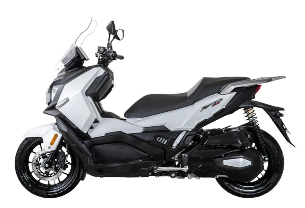 Quên Honda SH đi, ‘chiến binh’ xe ga mới đẹp mê ly ra mắt giá 84,5 triệu đồng, có ABS 2 kênh và TCS