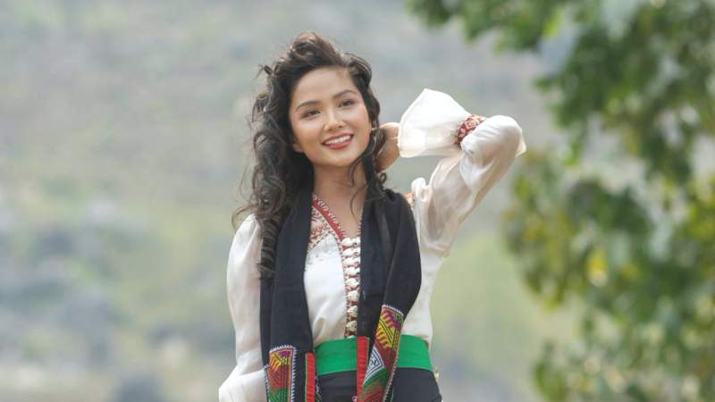 Hoa hậu H’Hen Niê kết nối “Nụ cười Việt Nam” qua âm nhạc