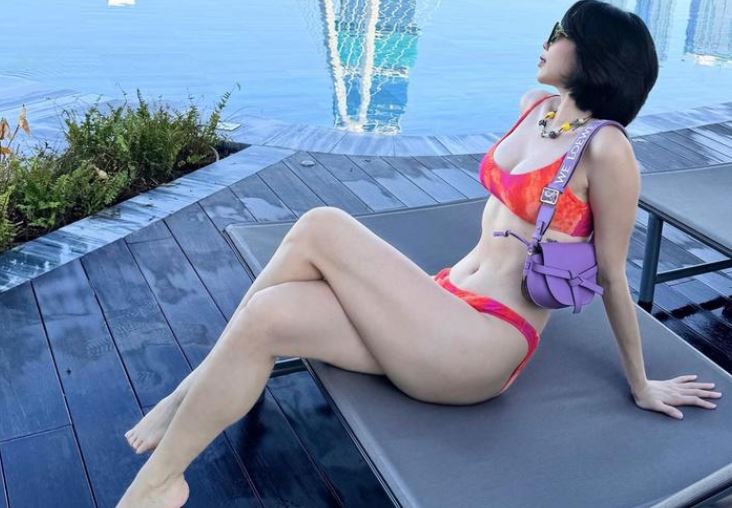Tóc Tiên diện bikini khoe thân hình nóng bỏng giữa tin đồn mang thai con đầu lòng