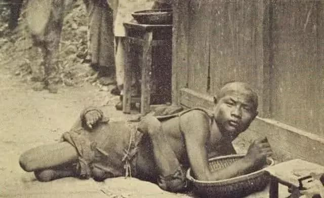 Tội danh này ở thời phong kiến, kể cả Hoàng đế cũng không ân xá nổi, đó là tội gì?