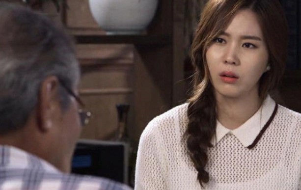 Nửa đêm dậy cho con bú, vô tình nghe câu nói của bố chồng, tôi thu dọn đồ bỏ đi ngay trong đêm