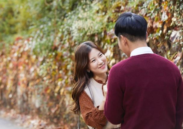 Sau ly h&#xF4;n, t&#xF4;i l&#xE0;m quen m&#x1ED9;t ng&#x1B0;&#x1EDD;i &#x111;&#xE0;n &#xF4;ng kh&#xE1;c nh&#x1B0;ng b&#x1EA5;t ng&#x1EDD; t&#x1ED9;t &#x111;&#x1ED9; khi ph&#xE1;t hi&#x1EC7;n t&#x1EDD; gi&#x1EA5;y trong v&#xED; g&#xE3;