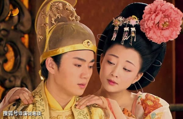 Những phi tần trên 50 không tiện thị tẩm, không phải chỉ vì già yếu, mấu chốt thực sự không nằm ở họ