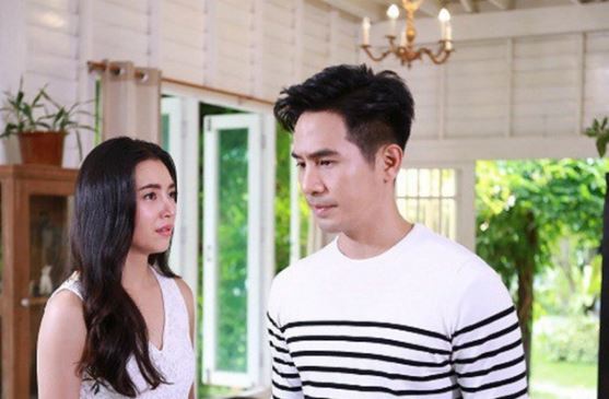 Bố mẹ chồng giục giã chuyện sinh cháu, con dâu vẫn lén uống thuốc tránh thai mỗi ngày, tôi cay đắng đề nghị ly hôn ngay khi nghe vợ gọi điện