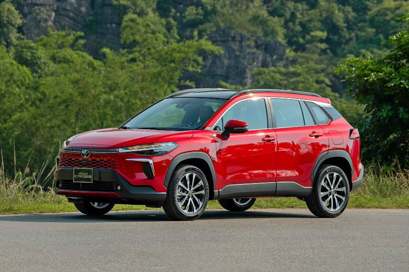 Vừa ra mắt bản mới, Toyota Corolla Cross 'lội ngược dòng' ngoạn mục