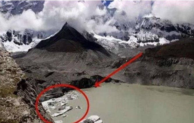 Có điều gì đó đã xảy ra với dãy Himalaya? Những gì được tìm thấy trong hồ sau khi băng tuyết tan chảy thật đáng sợ!