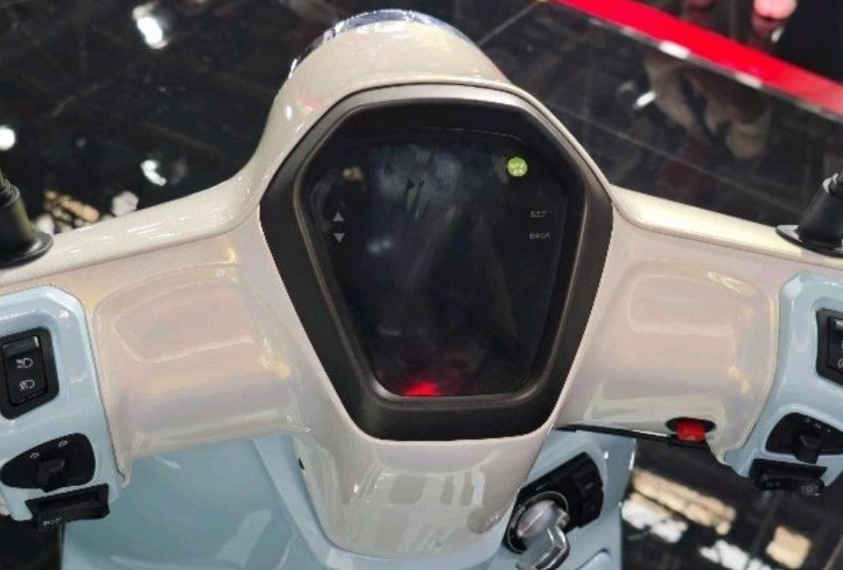 Quyết 'hạ bệ' Honda Air Blade, ‘tân binh’ xe ga 150cc giá 42 triệu đồng ra mắt, có ABS và TCS như SH