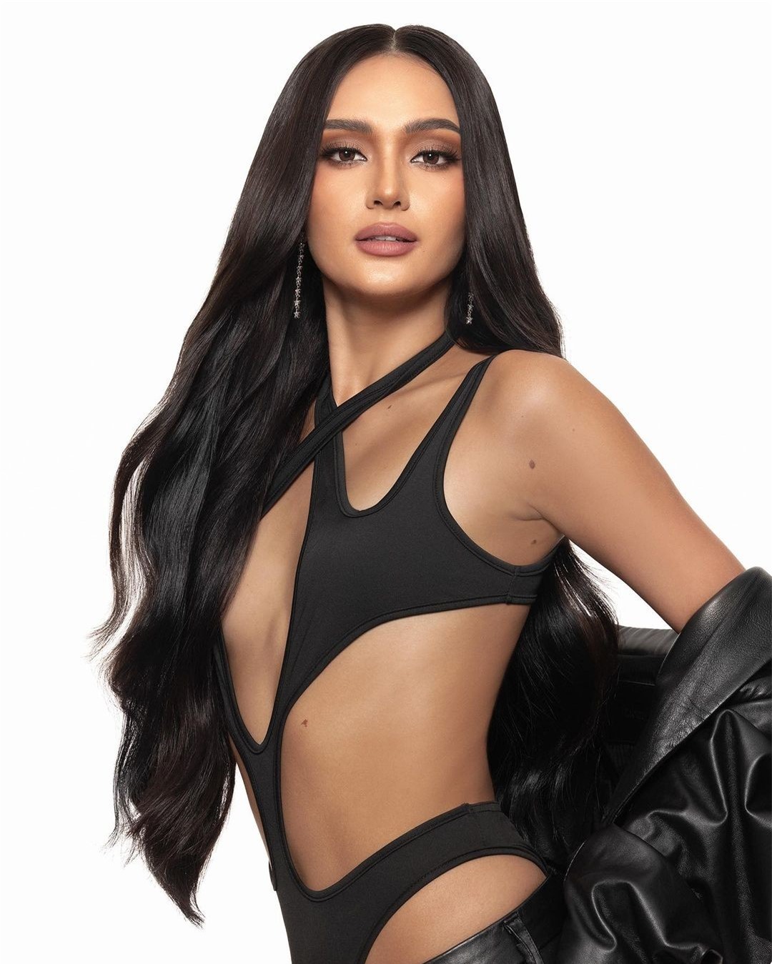 Hai người đẹp Philippines cùng sang Việt Nam thi hoa hậu ảnh 9