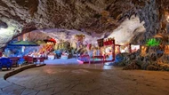 Ở Việt Nam, có một ngôi chùa độc đáo nằm trong hang được mệnh danh là 'Đệ nhất bát cảnh'