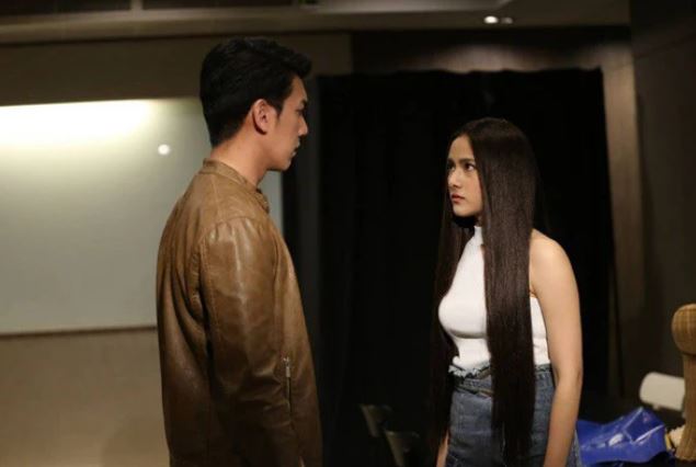 Chồng biếu bố mẹ vợ đôi gà trống, vợ lại lập tức đưa đơn ly hôn?