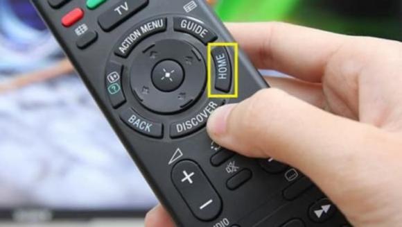 Tivi nào cũng có 1 nút ẩn, khởi động lên ngay khi xem YouTube, bạn cùng gia đình sẽ không bao giờ bị làm phiền bởi quảng cáo nữa