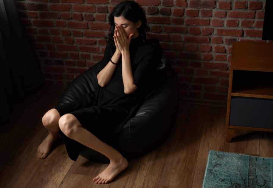 Dốc hết ruột gan cho nhà chồng, tôi không ngờ mình lại nhận về sự lừa dối trắng trợn: Bi ai hơn cả là con số trong sổ tiết kiệm