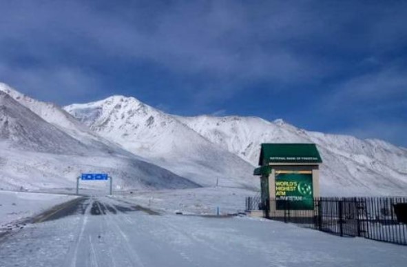 Đây là máy ATM cao nhất thế giới, nằm trên đỉnh núi ở độ cao 4.693 mét