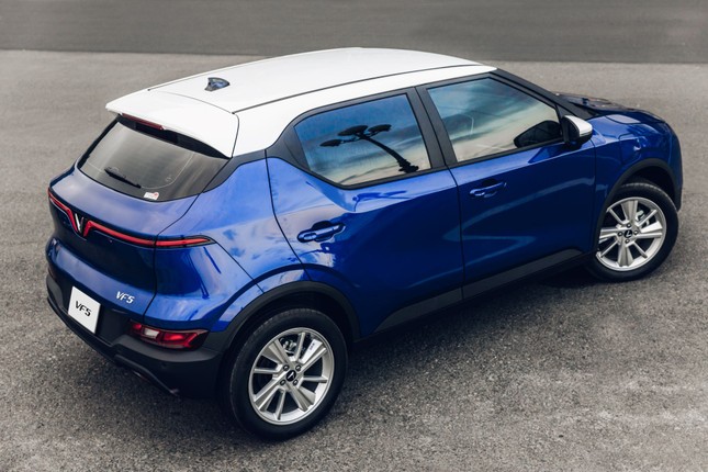 Có 500 triệu đồng, nên mua xe xăng hay xe điện?