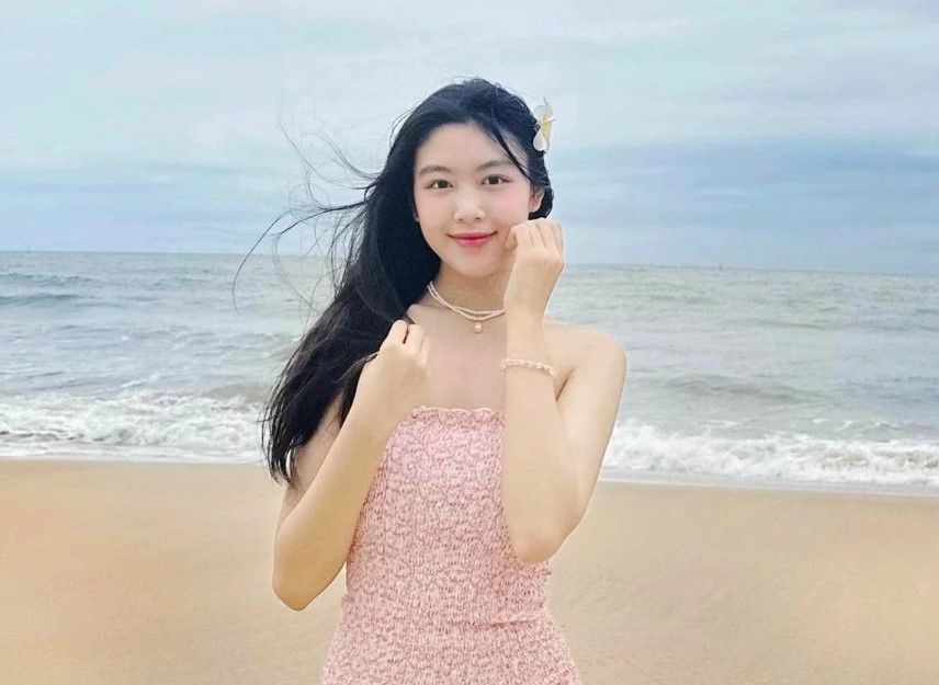 Nhan sắc xinh đẹp của dàn ái nữ nhà sao Việt "gây bão" mạng