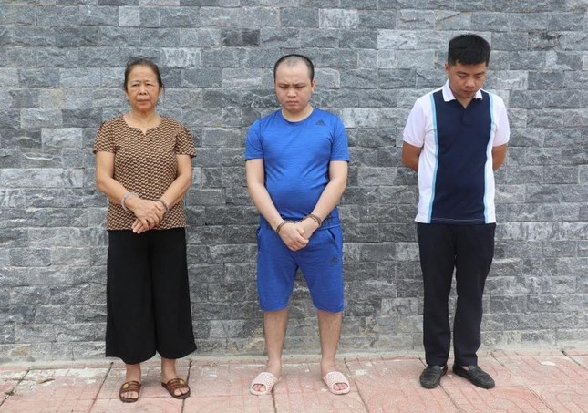 L&#x1EEB;a b&#xE1;n &#x2018;b&#xF9;a ng&#x1EA3;i&#x2019; tr&#xEA;n m&#x1EA1;ng, thu l&#x1EE3;i 86 t&#x1EF7; &#x111;&#x1ED3;ng