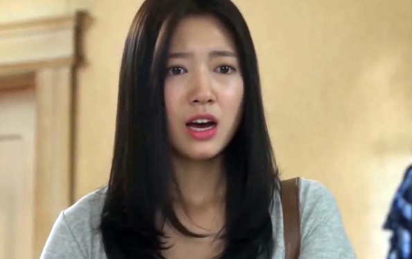 Vừa bưng bát cơm lên ăn thì bị bố chồng hất tung và đuổi ra khỏi nhà, lý do khiến tôi tức nghẹn cổ