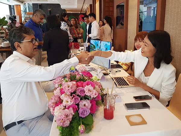 Sự kết nối giữa các đơn vị cung ứng trên địa bàn Đà Nẵng với các nhà tổ chức sự kiện cưới quốc tế tại hội nghị chiều ngày 5/6.