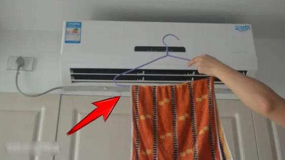 Dùng điều hòa đừng quên treo một chiếc khăn ướt trong phòng, công dụng rất thiết thực